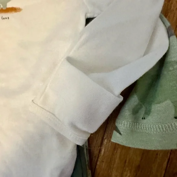 Carter's White and Green Baby Apparel - Picture 3 of 8